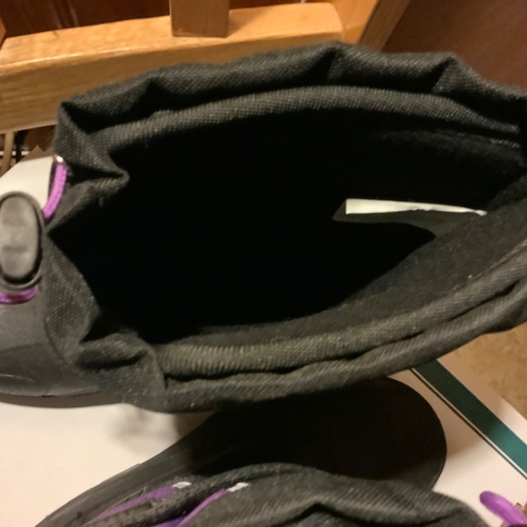 Boys snow boots size 6 NWOT - Picture 4 of 6